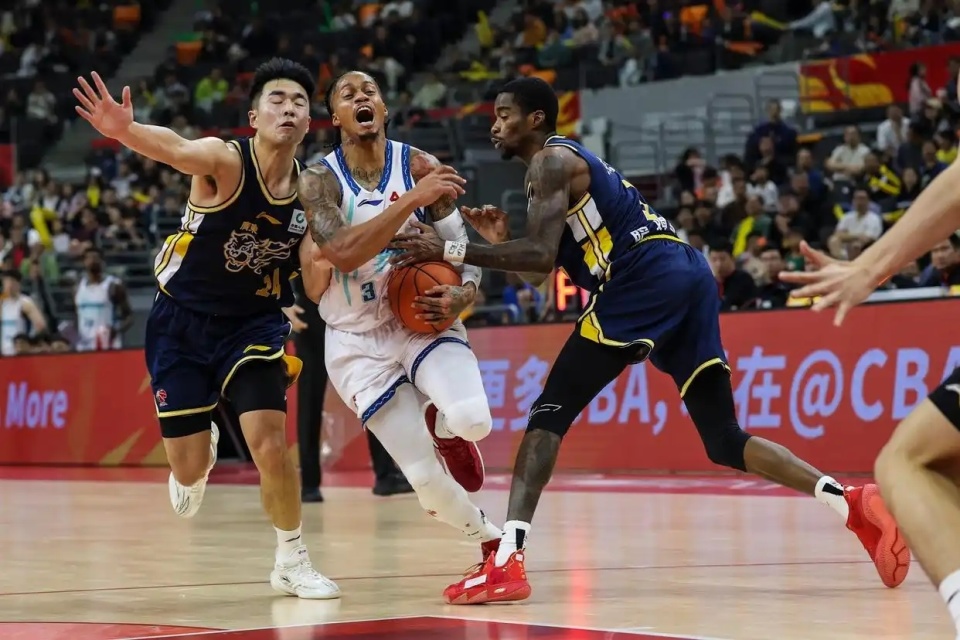 亚博官网-广厦男篮今晚绝杀压哨，志在NBA季后赛名次提升，赛场秩序良好，赛季目标并未改变的简单介绍